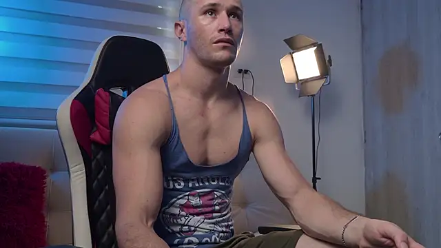 AxelFairchaild online show from May 2026 01:19:01 PM