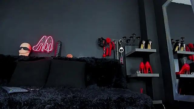 DelaneyStone online show from October 2025 09:01:01 PM