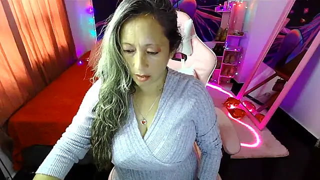 Snapshot of Melanyy_100 chatting on March 2026 09:09:01 PM Melanyy 100 online show from March 2026 09:09:01 PM