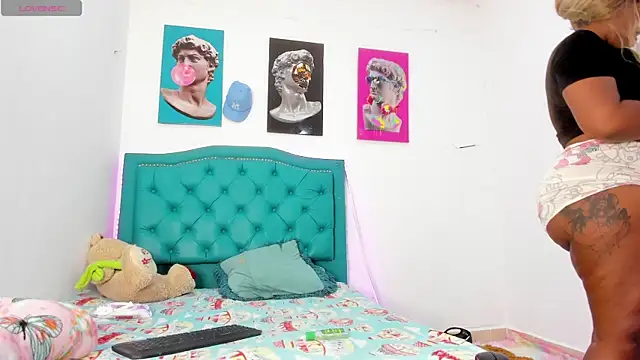 Snapshot of Lilybaudinx96 chatting on February 2026 03:00:02 AM Lilybaudinx96 online show from February 2026 03:00:02 AM