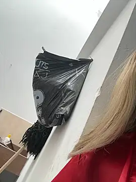 Snapshot of Lilybaudinx96 chatting on February 2026 02:03:02 PM Lilybaudinx96 online show from February 2026 02:03:02 PM