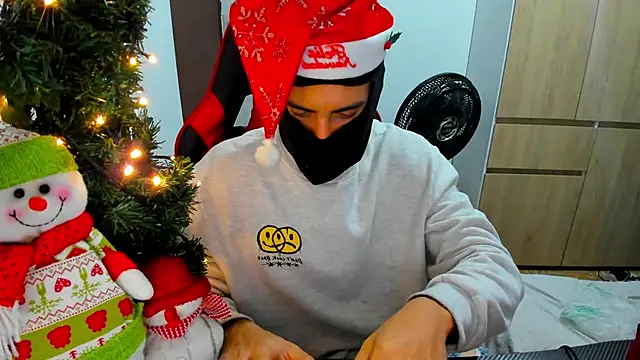 Snapshot of Calihotcaliente277 chatting on December 2024 02:17:02 AM Calihotcaliente277 online show from December 2024 02:17:02 AM