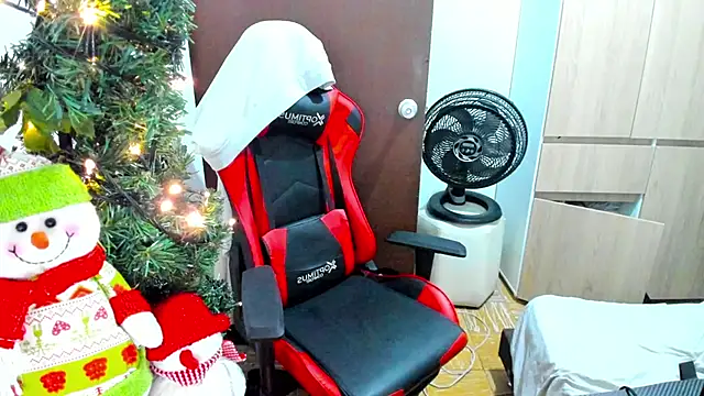 Snapshot of Calihotcaliente277 chatting on December 2024 11:28:02 PM Calihotcaliente277 online show from December 2024 11:28:02 PM