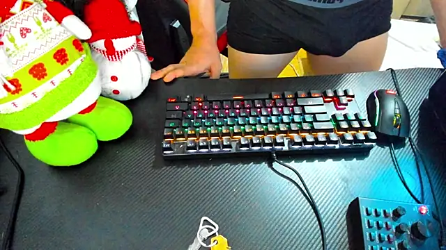 Snapshot of Calihotcaliente277 chatting on December 2024 09:33:01 PM Calihotcaliente277 online show from December 2024 09:33:01 PM