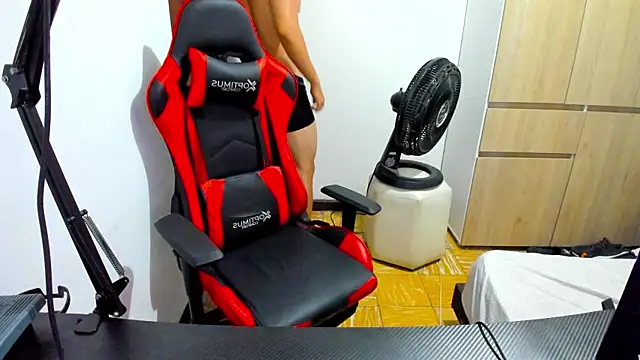 Snapshot of Calihotcaliente277 chatting on January 2025 10:19:01 AM Calihotcaliente277 online show from January 2025 10:19:01 AM