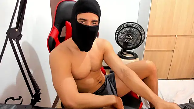 Snapshot of Calihotcaliente277 chatting on March 2025 03:39:01 PM Calihotcaliente277 online show from March 2025 03:39:01 PM