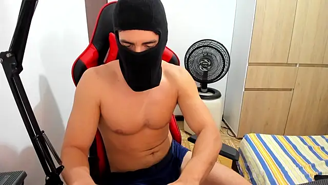 Snapshot of Calihotcaliente277 chatting on March 2025 02:46:02 PM Calihotcaliente277 online show from March 2025 02:46:02 PM