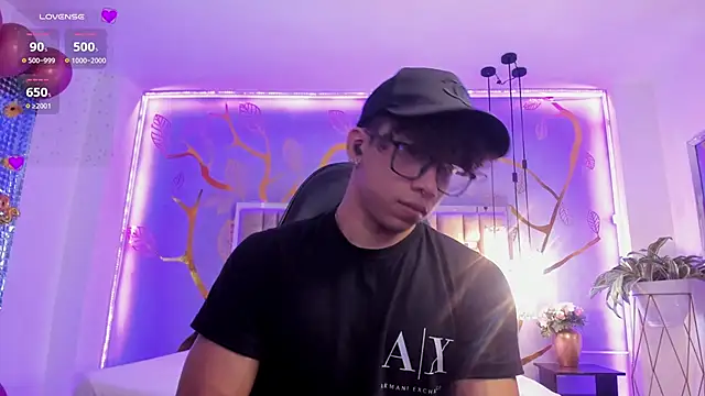 AkazaBoy  online show from October 2025 08:07:01 PM