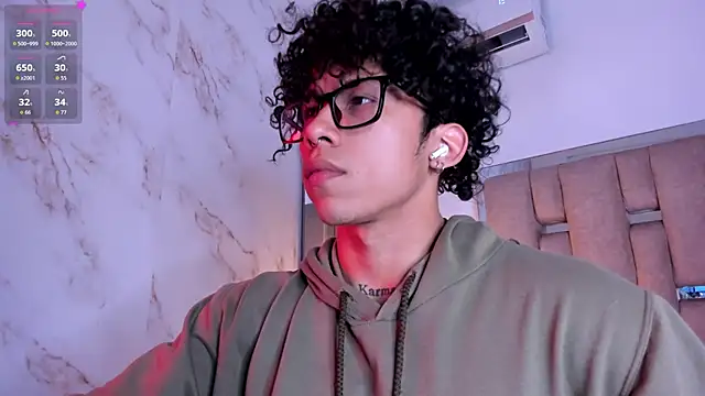 AkazaBoy  online show from May 2026 05:24:01 AM