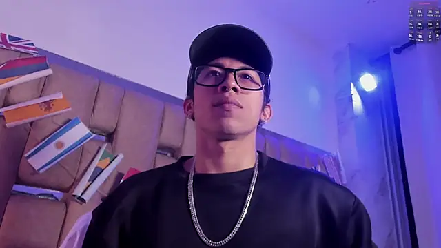 AkazaBoy  online show from June 2026 08:22:02 PM