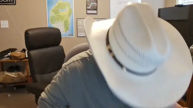 Snapshot of silverfish325 chatting on February 2026 08:12:02 PM silverfish325 online show from February 2026 08:12:02 PM