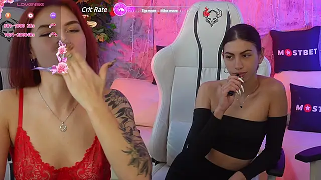 Snapshot of Magnetic_Mia_ chatting on December 2024 07:45:01 PM Magnetic Mia online show from December 2024 07:45:01 PM