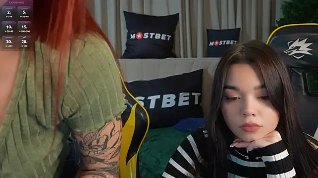 Snapshot of Magnetic_Mia_ chatting on December 2024 03:54:02 PM Magnetic Mia online show from December 2024 03:54:02 PM