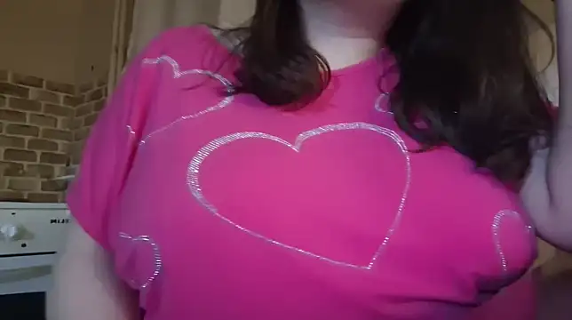 AalinnaK online show from April 2026 08:39:01 PM