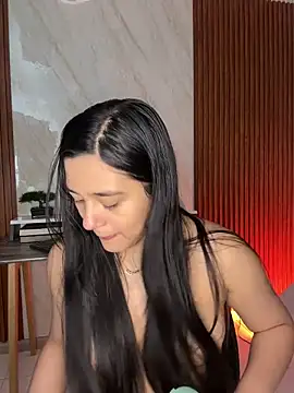 floriamANDjazmin online show from May 2026 07:10:01 PM