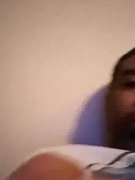 Snapshot of SLOWSTRO chatting on January 2025 01:03:02 PM SLOWSTRO online show from January 2025 01:03:02 PM