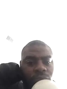 Snapshot of SLOWSTRO chatting on March 2025 09:47:02 PM SLOWSTRO online show from March 2025 09:47:02 PM