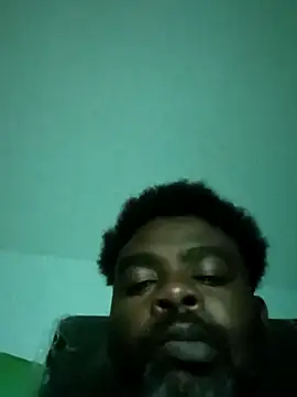 Snapshot of SLOWSTRO chatting on September 2025 12:21:01 AM SLOWSTRO online show from September 2025 12:21:01 AM