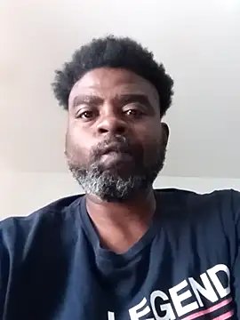 Snapshot of SLOWSTRO chatting on September 2025 06:31:02 PM SLOWSTRO online show from September 2025 06:31:02 PM