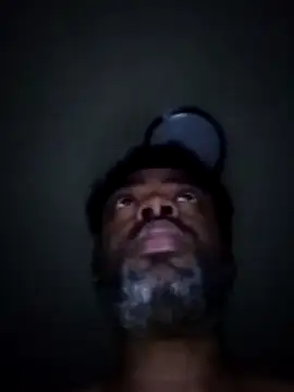 Snapshot of SLOWSTRO chatting on October 2025 12:38:02 PM SLOWSTRO online show from October 2025 12:38:02 PM