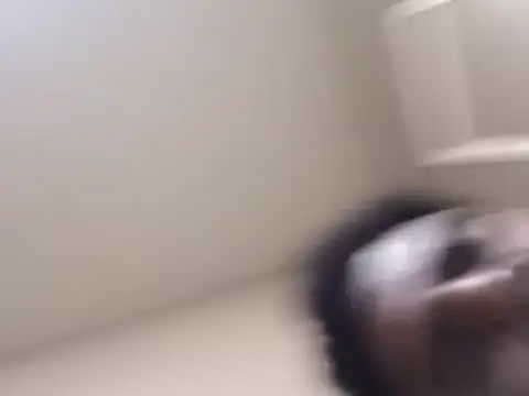 Snapshot of SLOWSTRO chatting on October 2025 10:25:01 AM SLOWSTRO online show from October 2025 10:25:01 AM