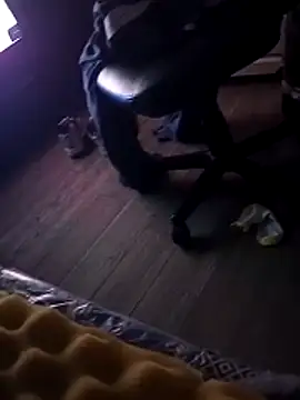 Snapshot of SLOWSTRO chatting on November 2025 06:03:01 AM SLOWSTRO online show from November 2025 06:03:01 AM