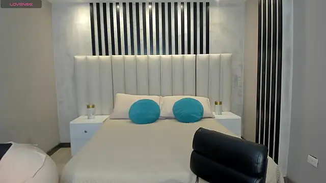 AllisonRogersX online show from July 2026 10:20:01 AM