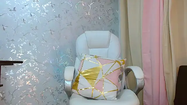 Snapshot of talianaprada chatting on December 2024 01:53:02 AM talianaprada online show from December 2024 01:53:02 AM