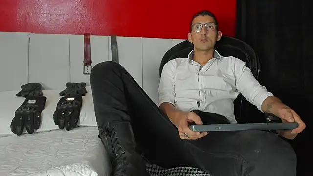 enzopratt online show from March 2025 03:35:02 AM