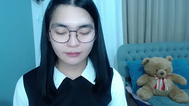 Snapshot of zhaviahale21 chatting on October 2025 03:17:01 AM zhaviahale21 online show from October 2025 03:17:01 AM