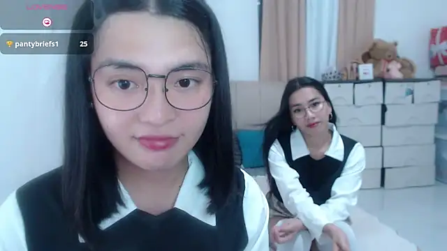 Snapshot of zhaviahale21 chatting on July 2026 10:57:02 AM zhaviahale21 online show from July 2026 10:57:02 AM