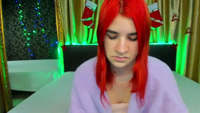 Snapshot of _Polly_Love_ chatting on December 2024 07:14:01 AM Polly Love online show from December 2024 07:14:01 AM
