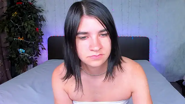 Snapshot of _Polly_Love_ chatting on September 2025 06:02:02 AM Polly Love online show from September 2025 06:02:02 AM
