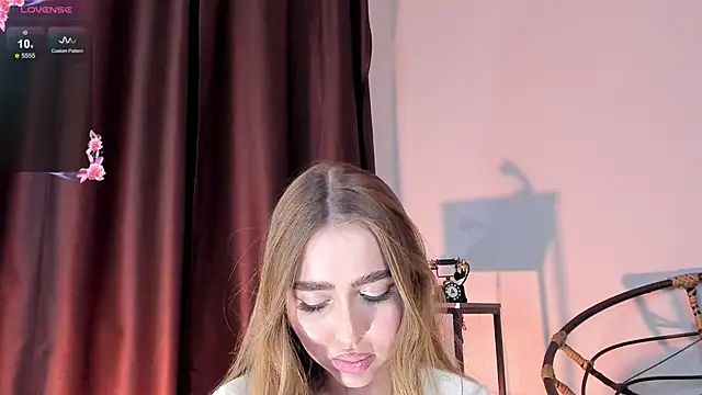 Lili Roze  online show from December 2024 12:29:01 AM