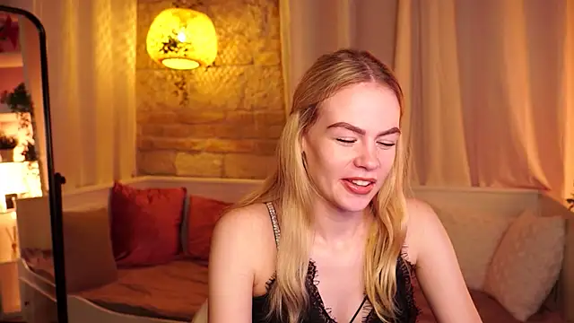 Snapshot of sn0w_barbie chatting on October 2025 09:28:02 AM sn0w barbie online show from October 2025 09:28:02 AM