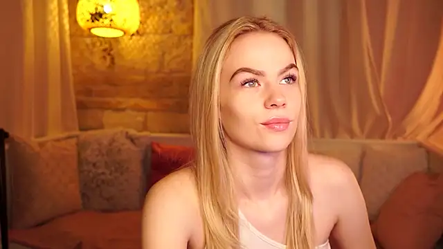 Snapshot of sn0w_barbie chatting on October 2025 08:36:02 AM sn0w barbie online show from October 2025 08:36:02 AM