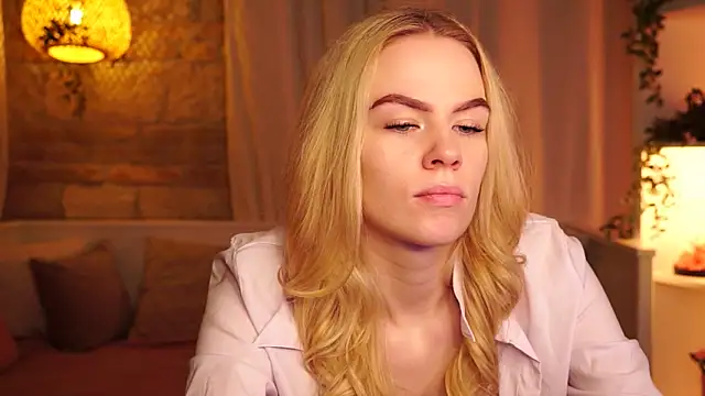 Snapshot of sn0w_barbie chatting on November 2025 09:41:02 AM sn0w barbie online show from November 2025 09:41:02 AM