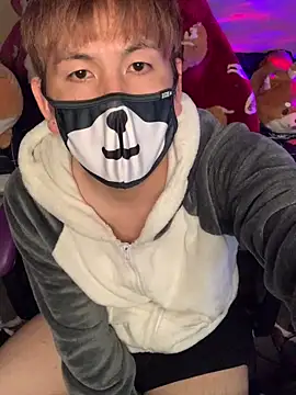 Snapshot of KEI_96 chatting on January 2025 01:02:02 PM KEI 96 online show from January 2025 01:02:02 PM