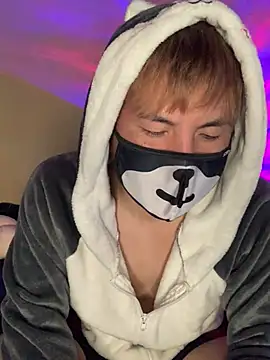 Snapshot of KEI_96 chatting on February 2025 07:05:01 AM KEI 96 online show from February 2025 07:05:01 AM