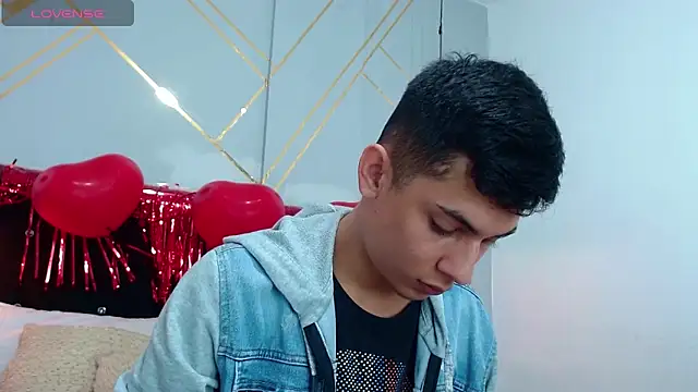 Oliver king sex online show from February 2025 05:38:02 PM