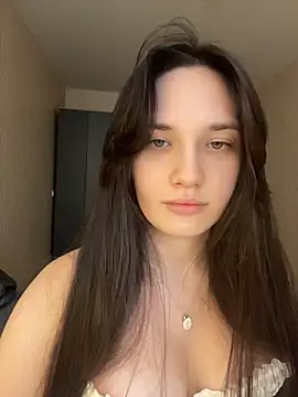 Snapshot of Holly_Molii chatting on June 2026 12:42:01 PM Holly Molii online show from June 2026 12:42:01 PM