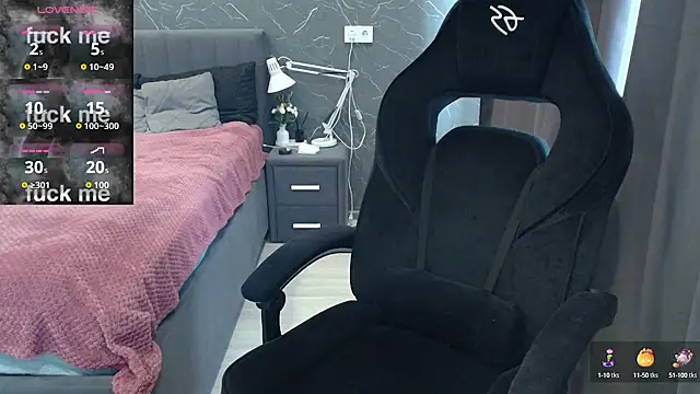 Alice Weiss online show from October 2025 09:40:01 AM