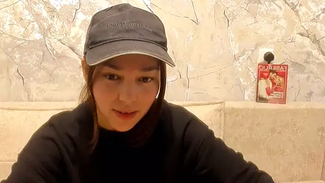 LunaXmii online show from April 2026 12:23:01 AM