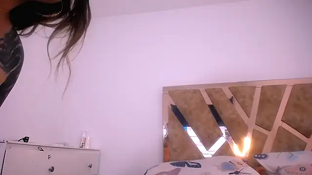 Snapshot of hannamour chatting on December 2025 11:54:01 PM hannamour online show from December 2025 11:54:01 PM