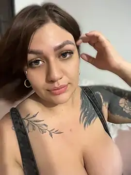 Snapshot of hannamour chatting on May 2026 04:53:02 AM hannamour online show from May 2026 04:53:02 AM
