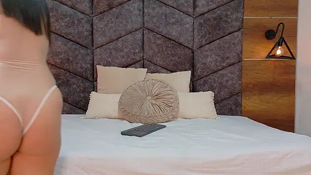 JaylaScott   online show from December 2025 11:41:01 AM