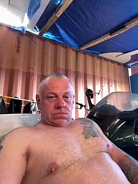 JakubW79 online show from May 2026 03:49:02 PM