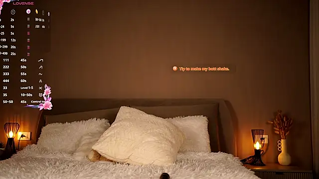 Snapshot of FrancescaNappi chatting on February 2025 06:56:02 PM FrancescaNappi online show from February 2025 06:56:02 PM