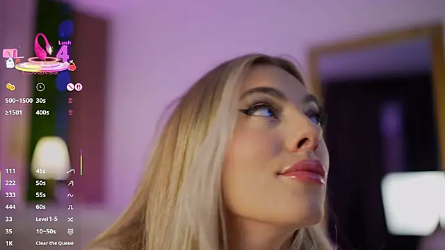 Snapshot of FrancescaNappi chatting on September 2025 04:28:02 PM FrancescaNappi online show from September 2025 04:28:02 PM