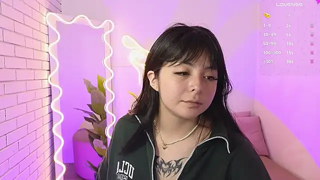 Snapshot of hina_tay chatting on December 2024 04:11:01 AM hina tay online show from December 2024 04:11:01 AM